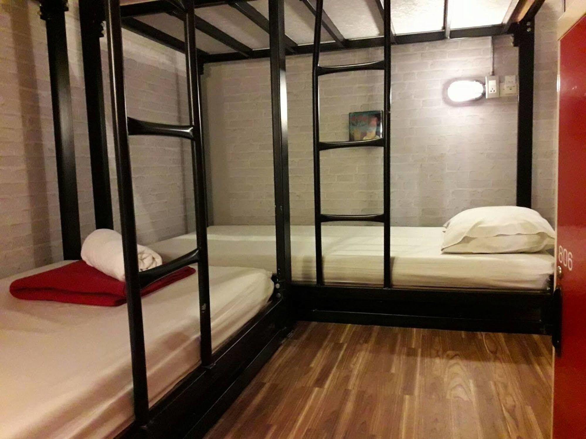 Bed Bangkok Hostel Buitenkant foto
