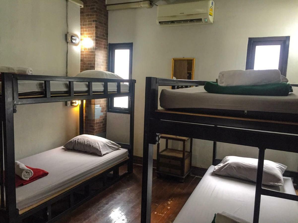 Bed Bangkok Hostel Buitenkant foto
